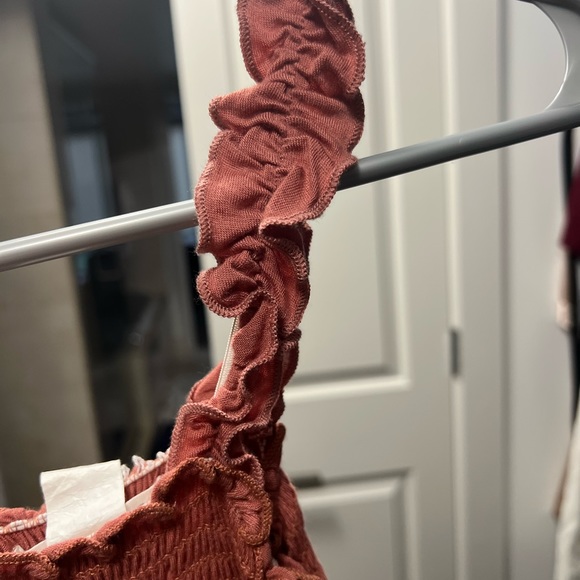 Ruched ruffle stretch tank top - Picture 3 of 3